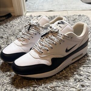 Nike Air Max 1 Premium Jewel